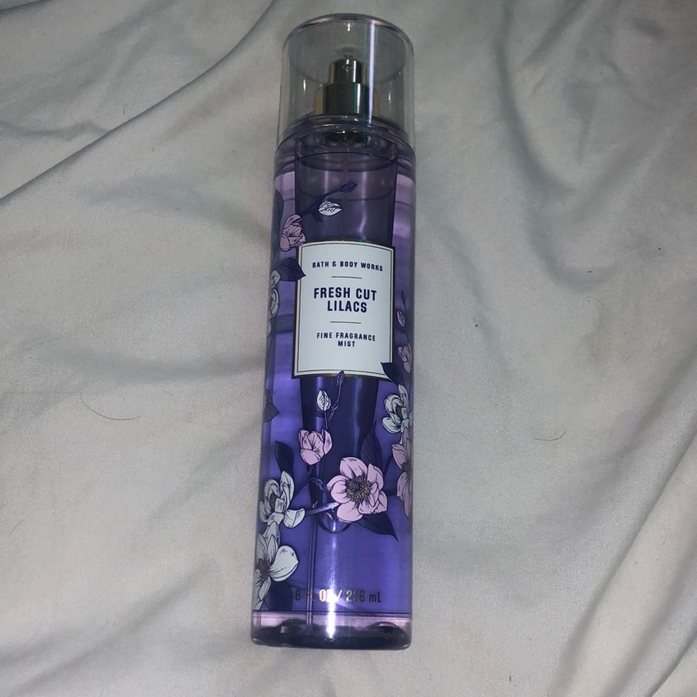 Fresh cut lilacs mist